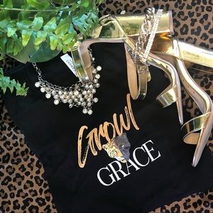 🐆Growl & Grace Signature Logo Tee in Gold & White